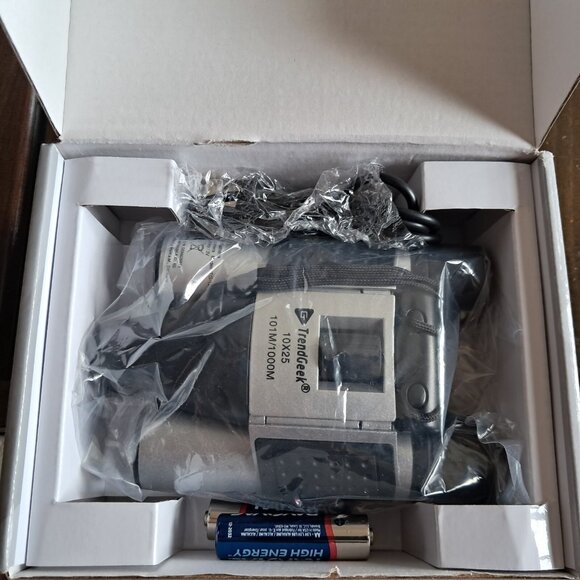 TrendGeek  Binoculars With Integrated Digital Camera Model TG-125 - Picture 16 of 16